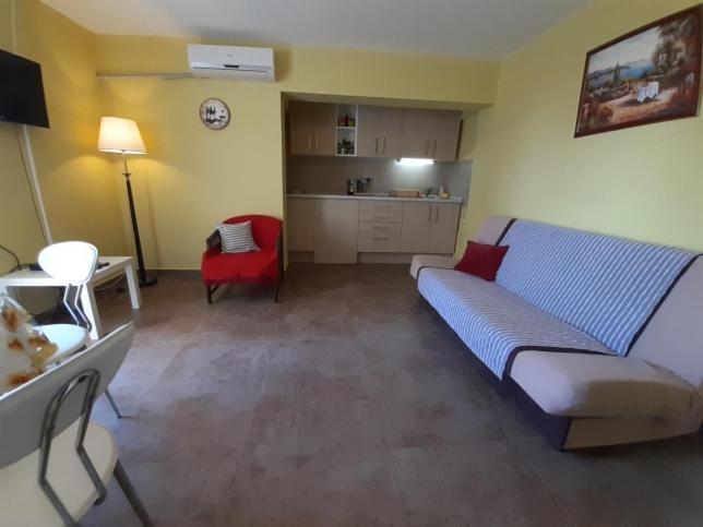 Family Apartment Garden And Sea Petrovac Екстериор снимка