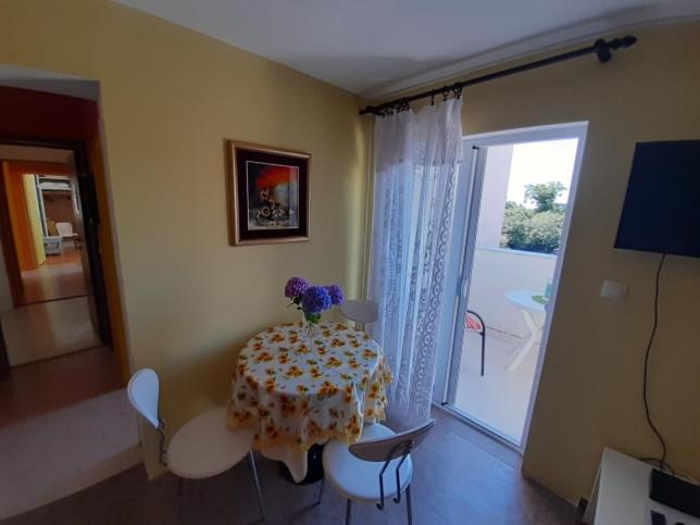 Family Apartment Garden And Sea Petrovac Екстериор снимка